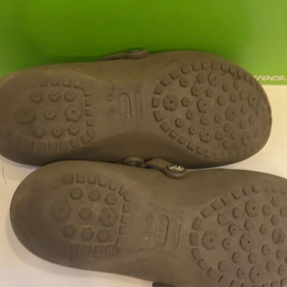 Crocs brown suede flats fur J2-4 - Picture 2 of 5